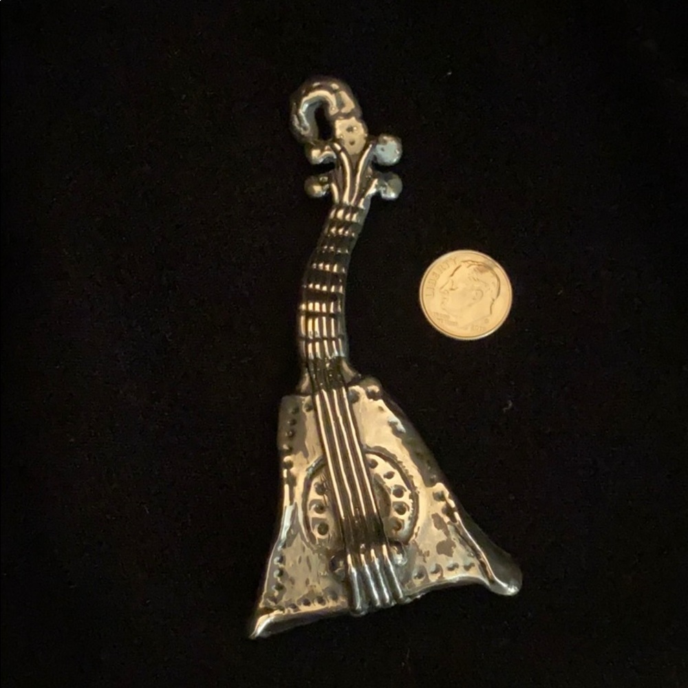 Handmade molded silver triangular banjo🎶💕